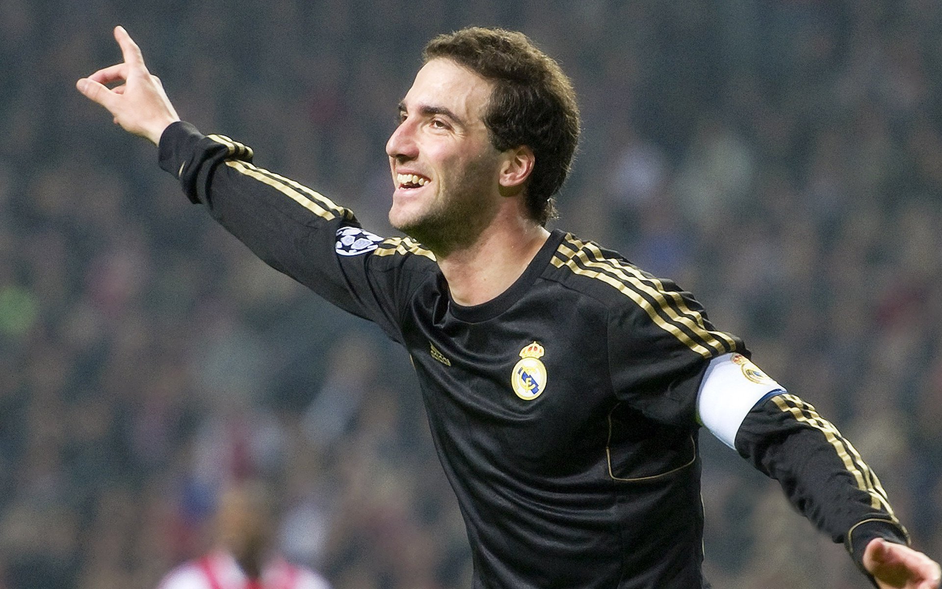 亚冠联赛中国青年队战胜 球迷现场气氛热烈,青年队打亚冠